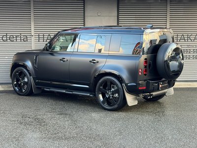 LAND ROVER DEFENDER - 9