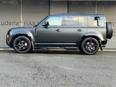 LAND ROVER DEFENDER - 8