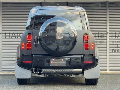 LAND ROVER DEFENDER - 7