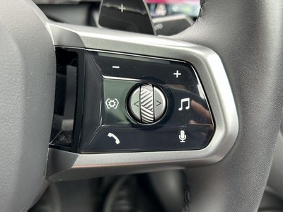 2025 BMW 5 SERIES — миниатюра 25
