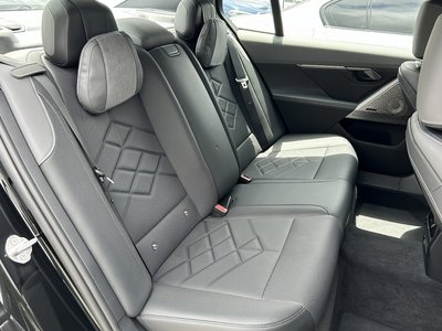 2025 BMW 5 SERIES — миниатюра 57