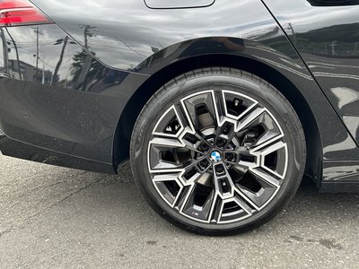 2025 BMW 5 SERIES — миниатюра 68