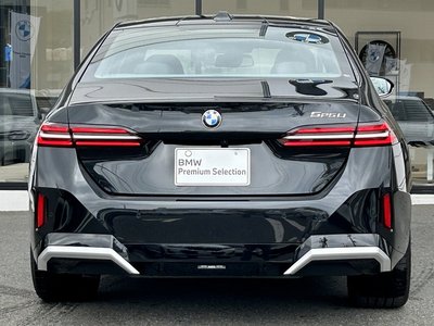 صورة 8 لـ 2025 BMW 5 SERIES