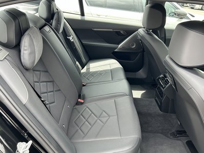 2025 BMW 5 SERIES — миниатюра 58