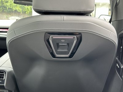 2025 BMW 5 SERIES — миниатюра 65