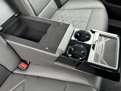 2025 BMW 5 SERIES — миниатюра 63