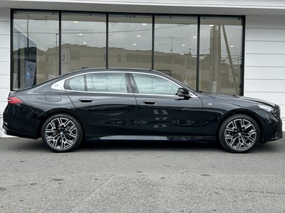 صورة 6 لـ 2025 BMW 5 SERIES