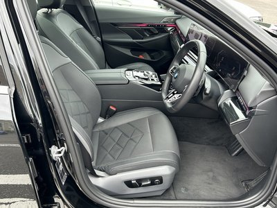2025 BMW 5 SERIES — миниатюра 28