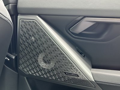 2025 BMW 5 SERIES — миниатюра 64
