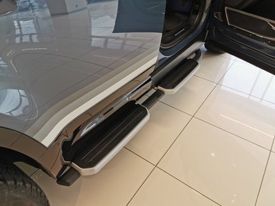 LAND ROVER DEFENDER - 5