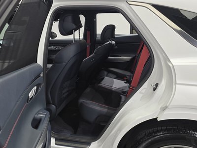 2021 Genesis GV70 — миниатюра 17