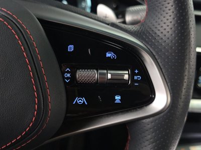 2021 Genesis GV70 — миниатюра 23