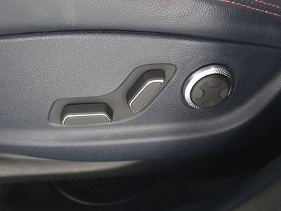 2021 Genesis GV70 — миниатюра 31