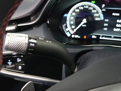 2021 Genesis GV70 — миниатюра 29