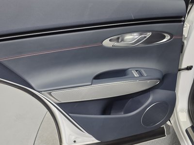 2021 Genesis GV70 — миниатюра 15