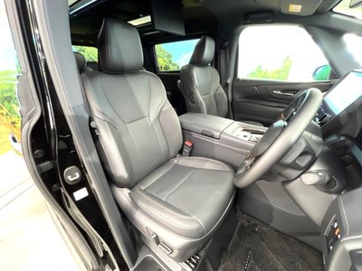 2025 Toyota ALPHARD — фото 8