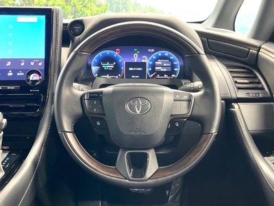 2025 Toyota ALPHARD — миниатюра 12