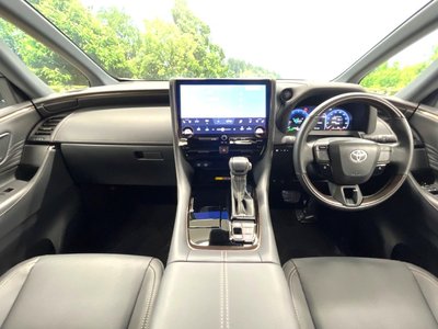 2025 Toyota ALPHARD — фото 2