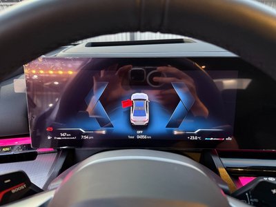 2025 BMW 5 SERIES — миниатюра 11