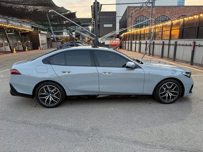 2025 BMW 5 SERIES photo 2