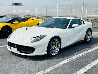 FERRARI 812 - 1