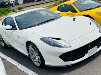 FERRARI 812 - 10