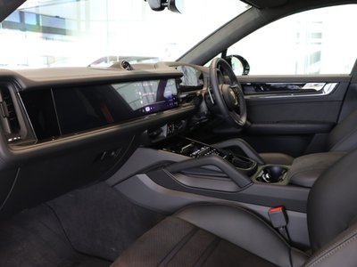 2025 Porsche CAYENNE 照片 2