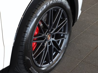 2025 Porsche CAYENNE 照片 10