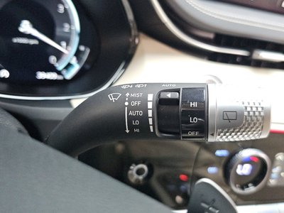 2022 Genesis GV70 — миниатюра 28