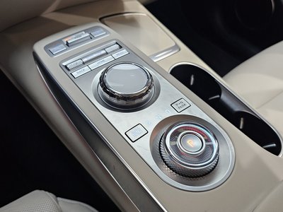 2022 Genesis GV70 — миниатюра 12