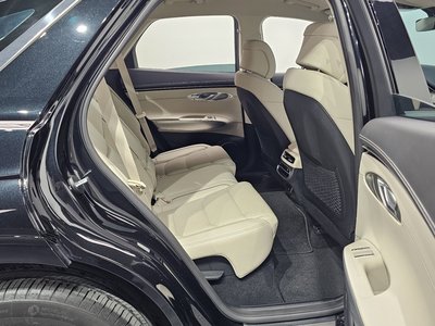 2022 Genesis GV70 — миниатюра 17