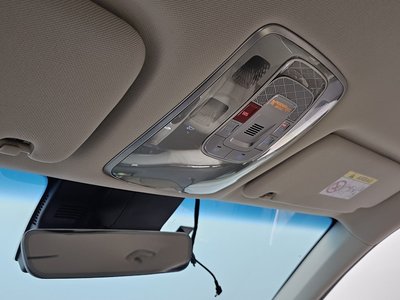 2022 Genesis GV70 — миниатюра 25