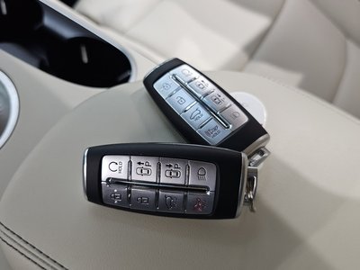 2022 Genesis GV70 — миниатюра 21