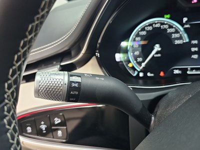 2022 Genesis GV70 — миниатюра 34