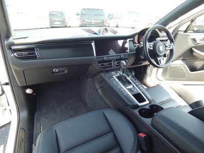 صورة 9 لـ 2020 Porsche MACAN
