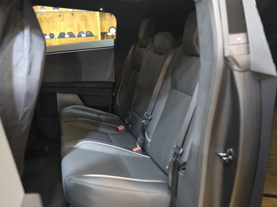 TESLA CYBERTRUCK - 5