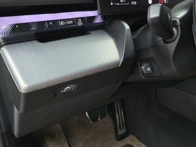 2025 BMW 5 SERIES 缩略图 25