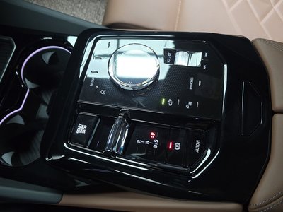 2025 BMW 5 SERIES 缩略图 12