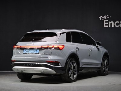 AUDI Q4 E-TRON - 3