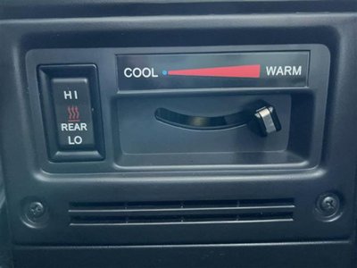 TOYOTA LAND CRUISER 70 - 5