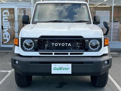 TOYOTA LAND CRUISER 70 - 6