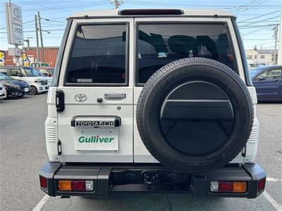 TOYOTA LAND CRUISER 70 - 7