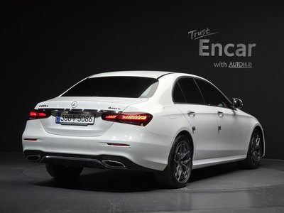 MERCEDES-BENZ E-CLASS - 4