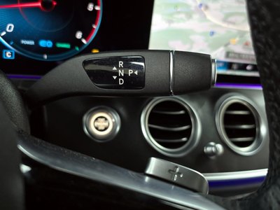 MERCEDES-BENZ E-CLASS - 9