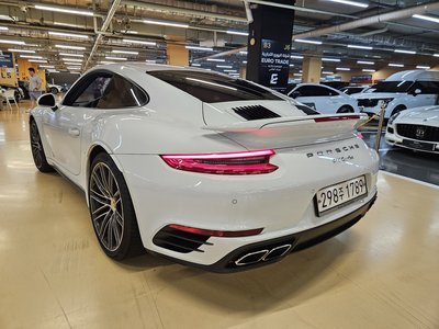 2017 Porsche 911 — миниатюра 19