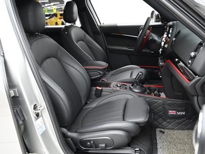 MINI COUNTRYMAN - 10