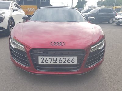 AUDI R8 - 1