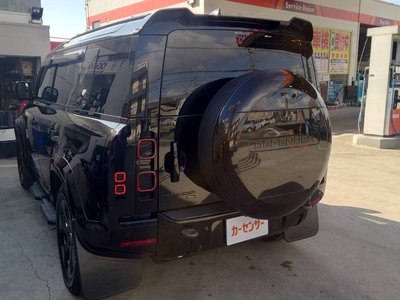 LAND ROVER DEFENDER - 4