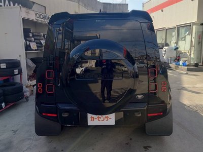 LAND ROVER DEFENDER - 8