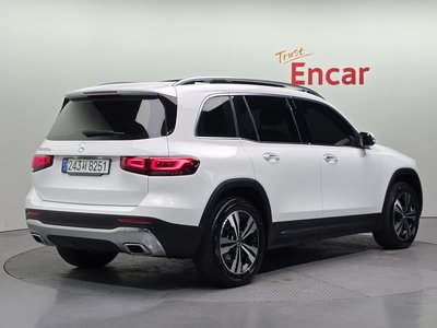 MERCEDES-BENZ GLB - 4